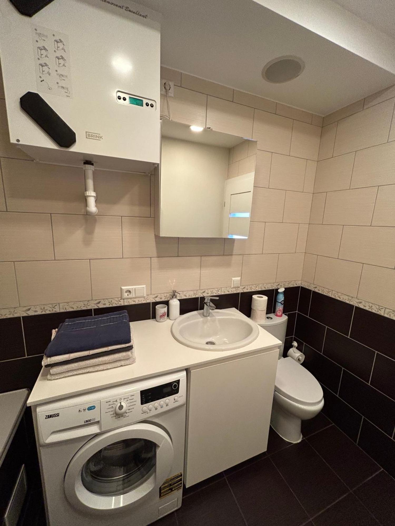 Your Home - Spacious Apartment In City Center, With Balcony & Self Check-In Vilnius Bagian luar foto