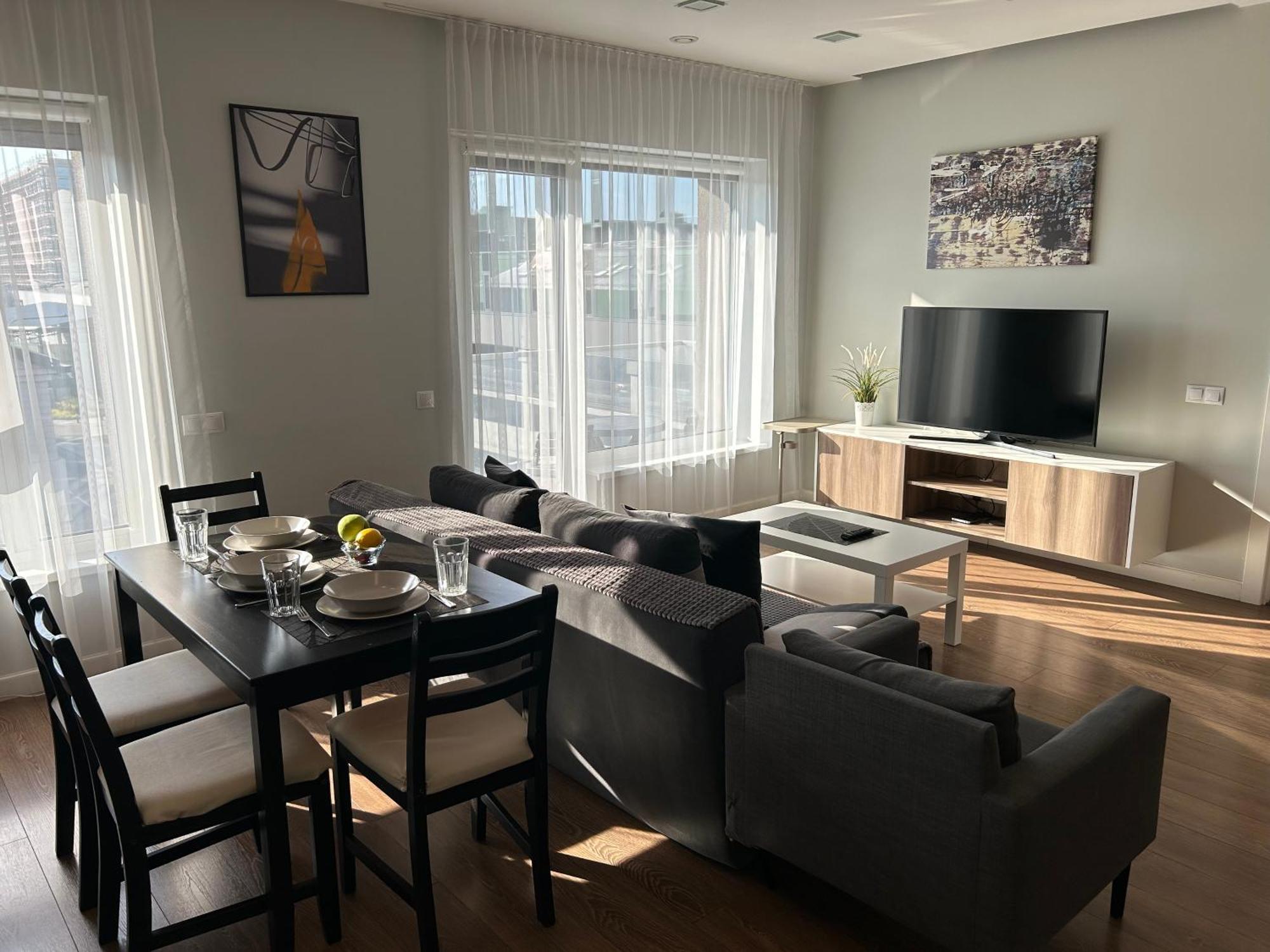 Your Home - Spacious Apartment In City Center, With Balcony & Self Check-In Vilnius Bagian luar foto